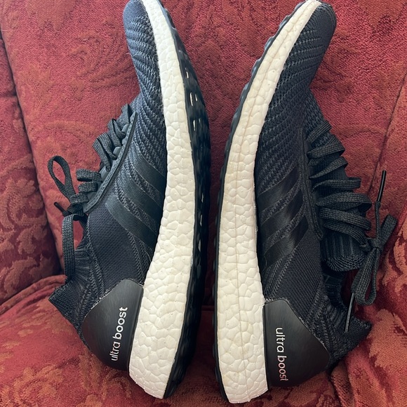 Adidas Ultra Boost running shoes - Picture 4 of 6